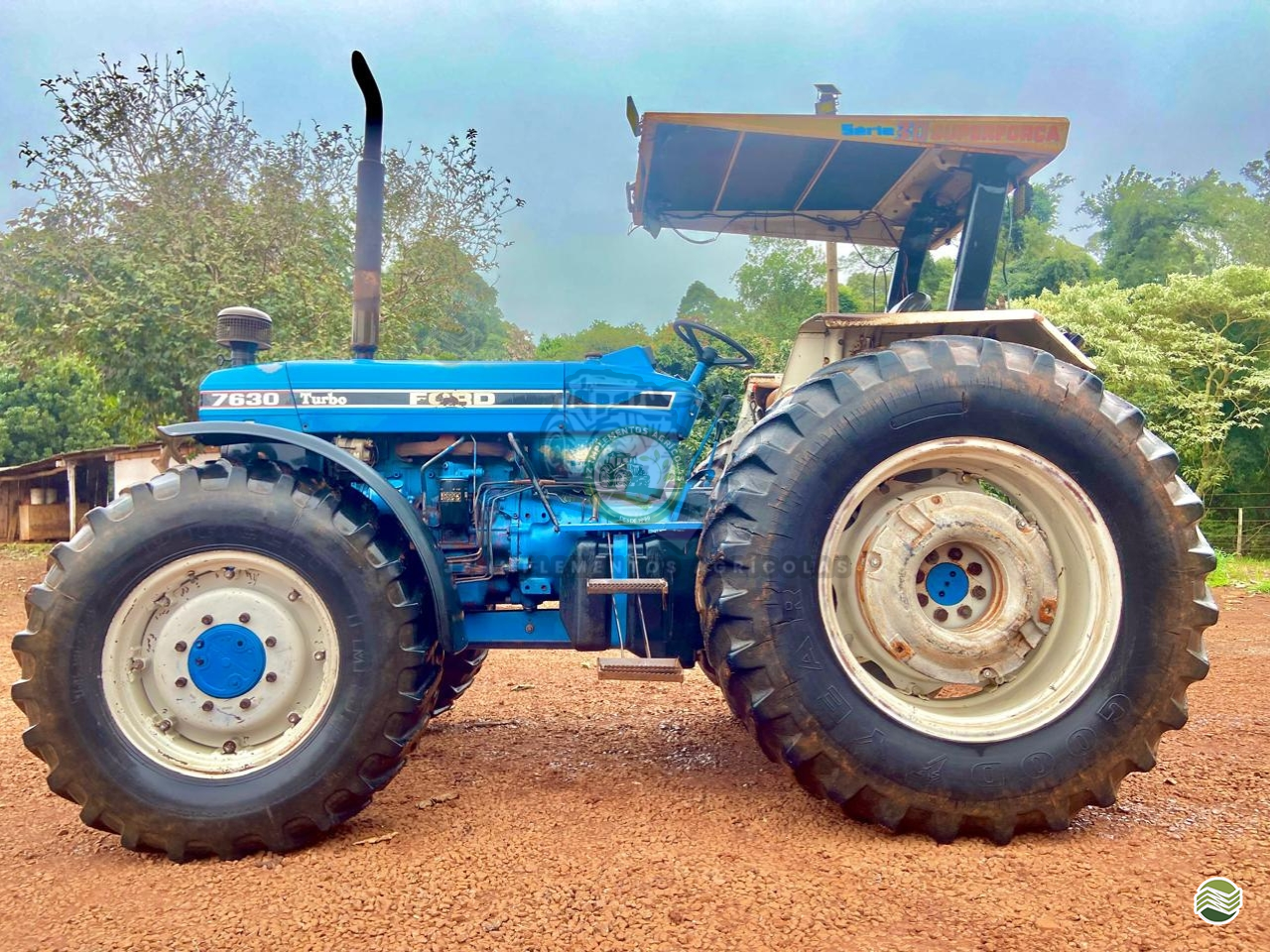TRATOR FORD FORD 7630 Tração 4x4 JZ Implementos Agrícolas TOLEDO PARANÁ PR